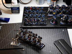 Magnetrays trays organising an army with neodymium magnets under each base